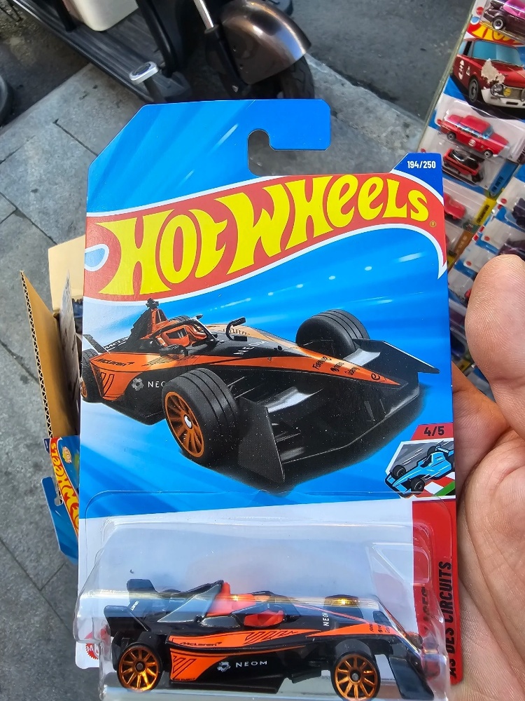 New Hot Wheels 2025 N Case, Po - Hot Wheels Car Mainline 评论和价格